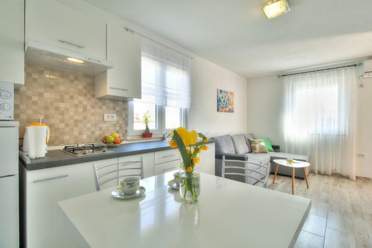 Apartments Antunovic Umag Ngoại thất bức ảnh
