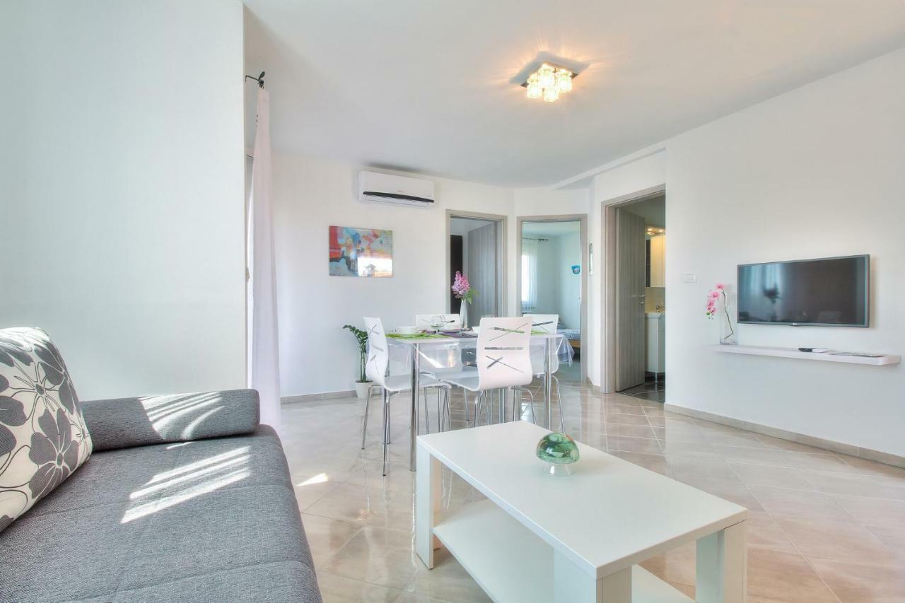 Apartments Antunovic Umag Ngoại thất bức ảnh